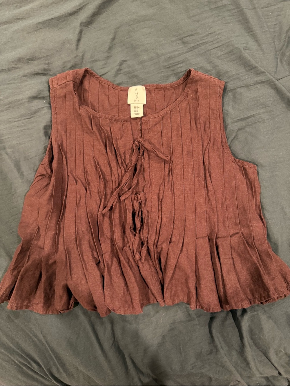 Women’s Sleeveless Textured Tie-Front Top in Brown
